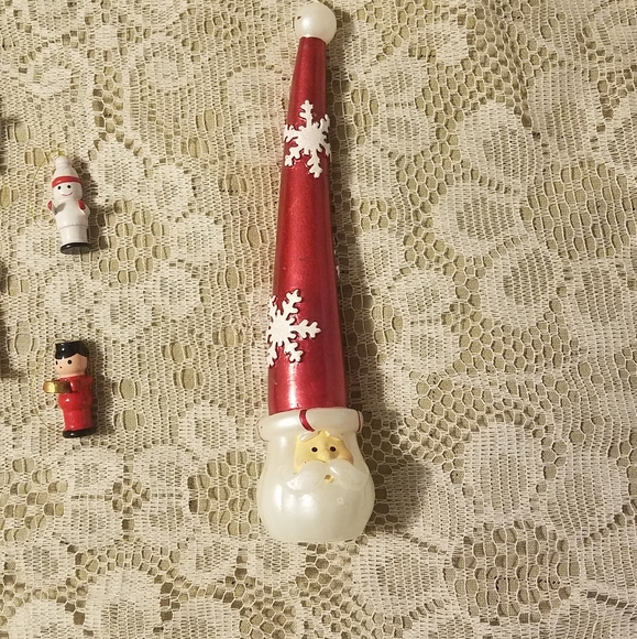 Christmas Decorations with Bonus Book - Picture 8 of 8